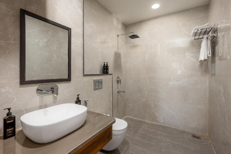 Bathroom 3, Wandr Hotel Golf Course Road, Gurgaon