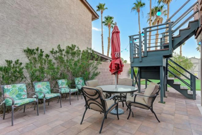 Outdoor dining 3, Strip-Side Villa, 6 Beds, Pool, Mini Golf, Karaoke, Clark