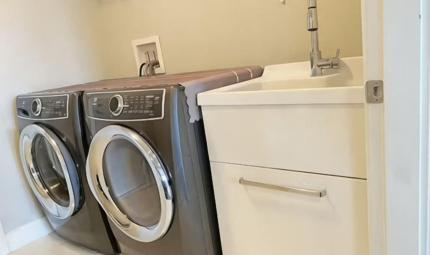 Bathroom, Derbyshire House Coquitlam Quiet, Clean & Comfortable · Free Parking, Greater Vancouver