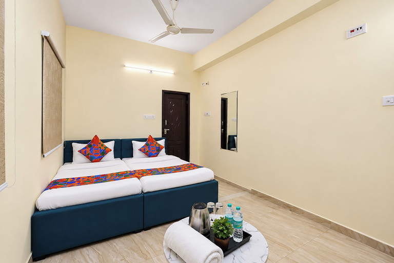 Room 5, FabHotel Bnb Suites, Mahbubnagar