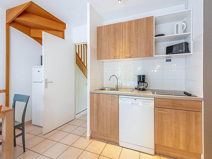 Private kitchen 3, Comfy Duplex Cottage in Saumur, Maine-et-Loire