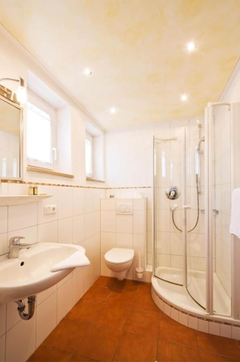 Bathroom 5, Landgasthof Lamm, Ostalbkreis