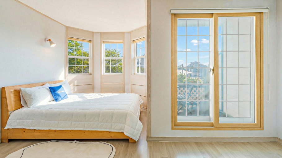 Bedroom 1, Geoje Peugeot Gomsol Petfriendly Pension, Geoje