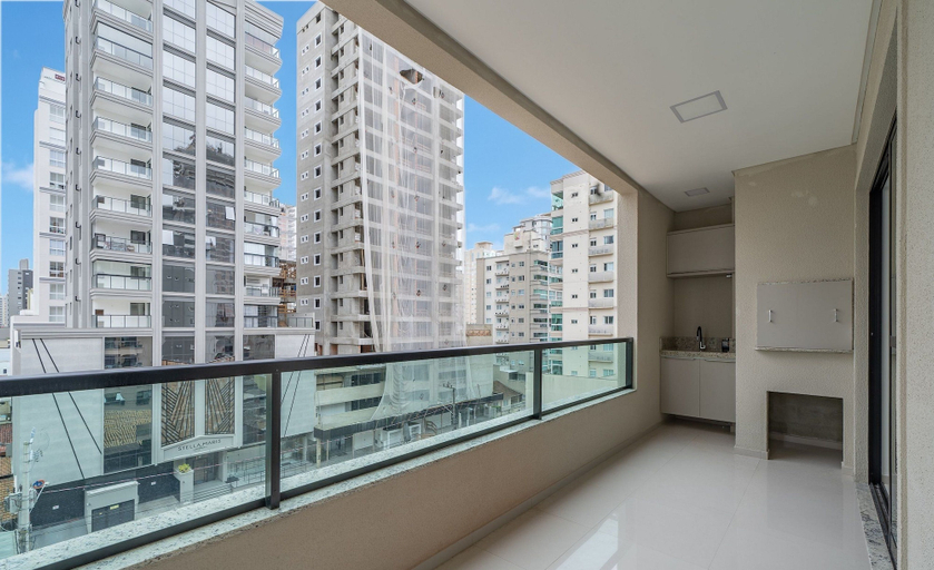 Property grounds 2, Apt w/ Balcony & Bbq, 650m to Beach Rgo0502, Itapema