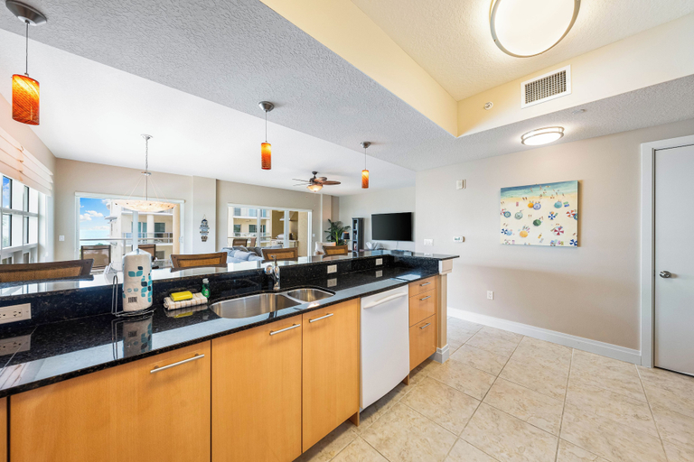 Food & Drinks, Crescent Condos by Beachside Management, Sarasota