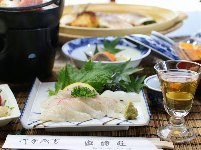 Food & Drinks 3, Shirasaki-sou, Yura
