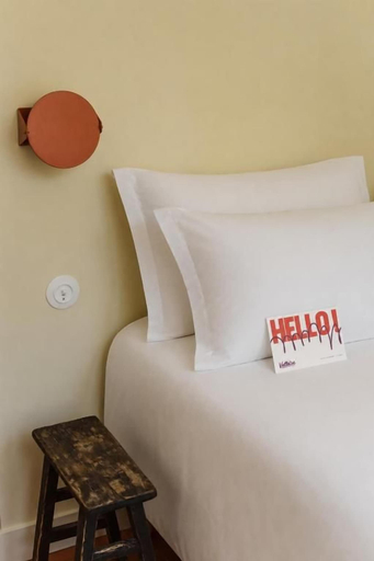 Bedroom 3, Hôtel Voltaire, Bouches-du-Rhône