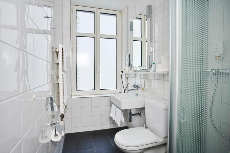Bathroom 3, Hotel Bristol, Zürich