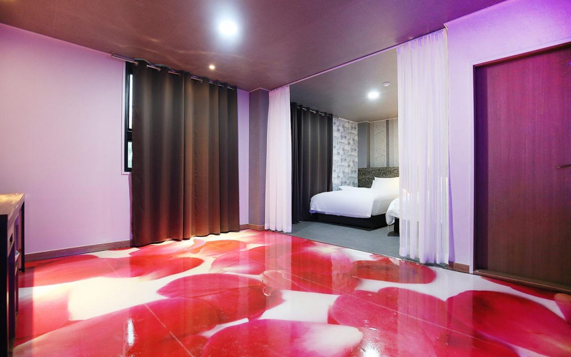 Bedroom 4, Jecheon Cheongpung Bali Hotel, Jecheon