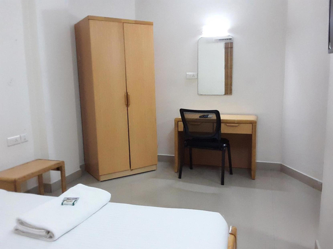 Bedroom 2, Hotel Tri-Star Residency, Ernakulam