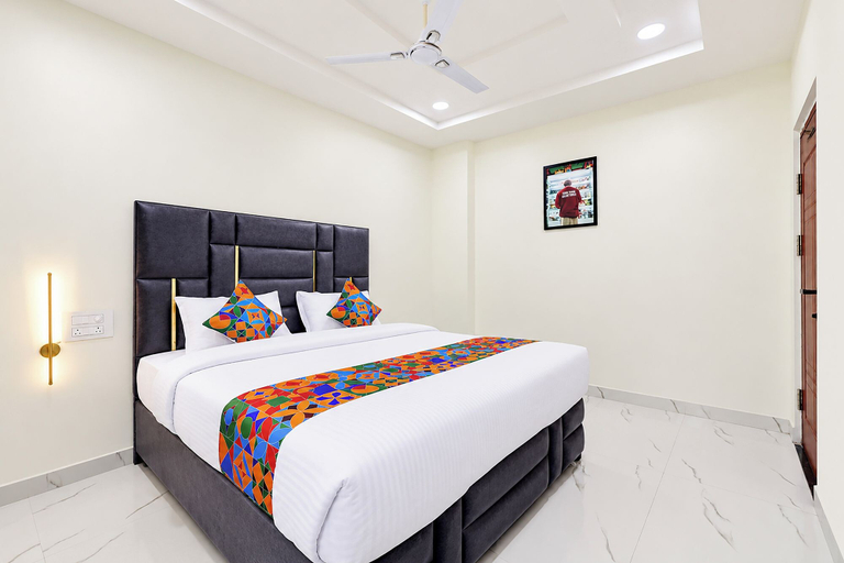 Room 4, FabHotel Waah Homestay Luxury Rooms, Warangal