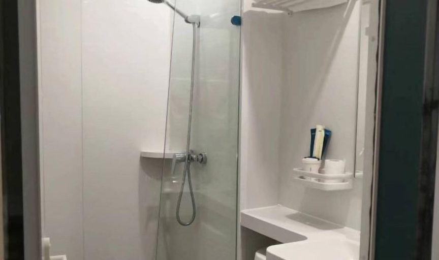 Bathroom 4, Zhanteng Express Hotel, Shijiazhuang