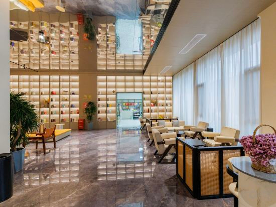 Hotel Interior/Public Areas