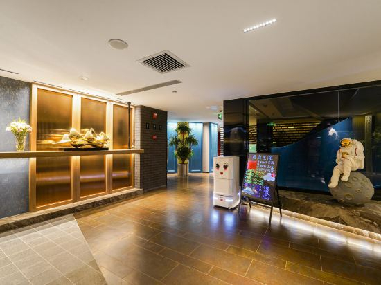 Hotel Interior/Public Areas