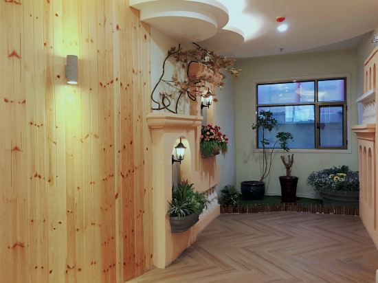 Hotel Interior/Public Areas