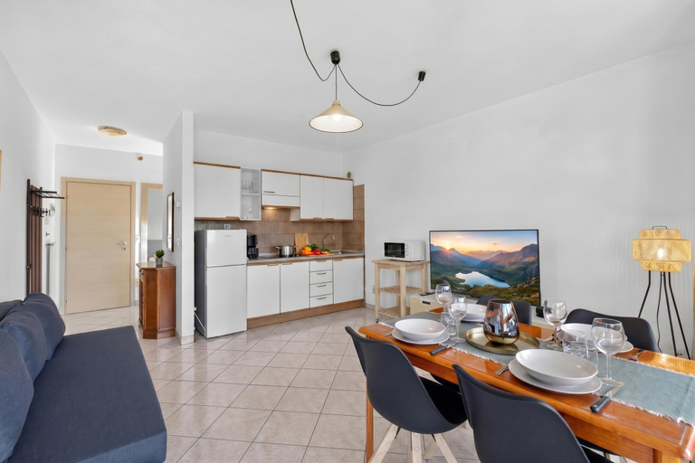 Dining 3, Lagotissimo 17 - Flat With Balcony View and Pool, Trento