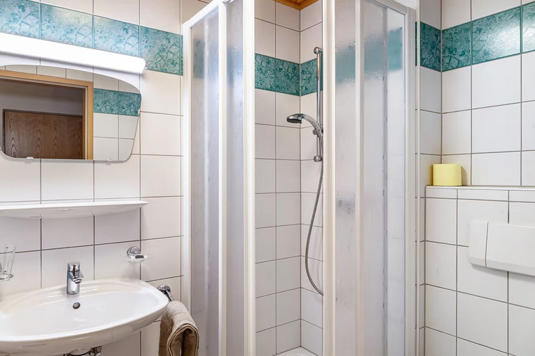 Bathroom 4, Hotel Sonnblick, Lienz