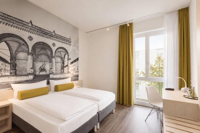 Bedroom 4, Super 8 by Wyndham Munich City North, München
