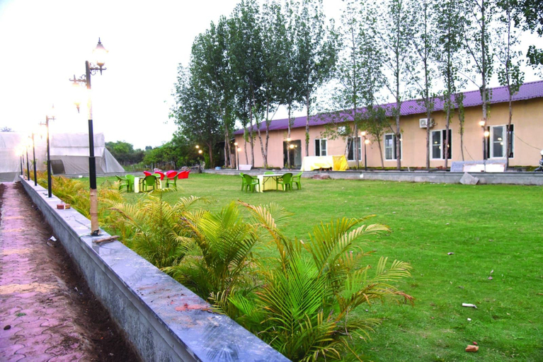 Garden view 4, Lakshmi Resort and Farmhouse By TWC, Jabalpur