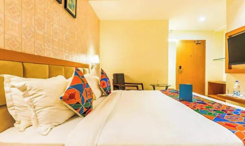 Room 2, FabHotel Kvr Capital Suites, Krishna