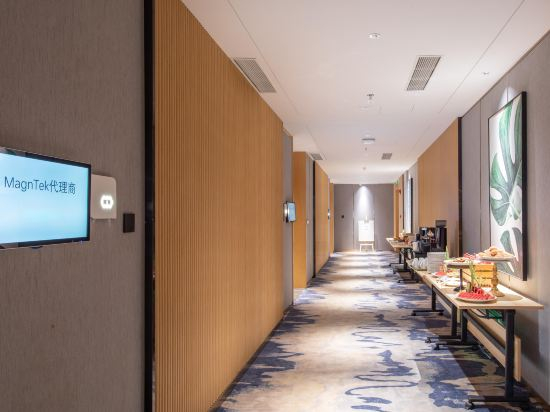 Hotel Interior/Public Areas