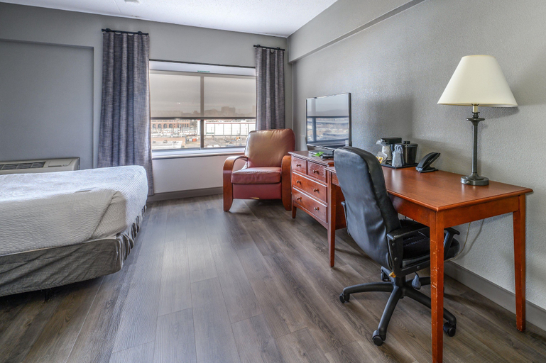 Bedroom 4, La Quinta Inn & Suites by Wyndham New Haven, New Haven