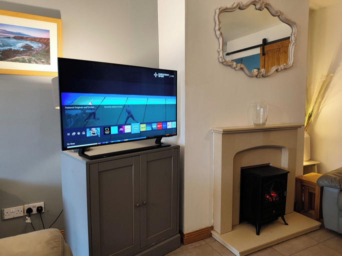 Interior 5, Hideaway House, Sleeps 6 With Hot Tub & Balcony, Durham