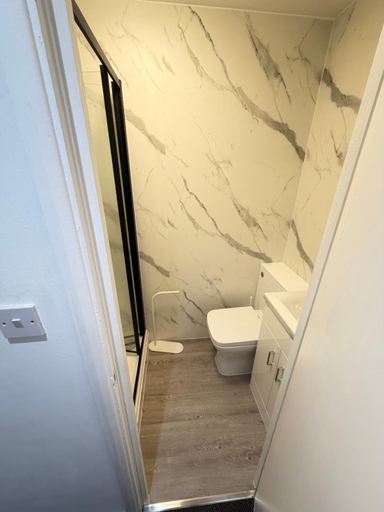 Bathroom 5, The Fulwich Hotel, Kent