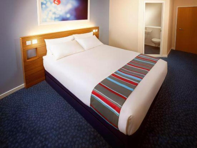 Bedroom 5, Travelodge Llanelli Central, Carmarthenshire