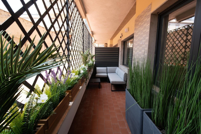 Balcony 4, Charming Catania Apartment With Private Entrance and Balcony, Catania