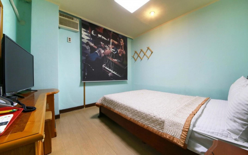 Bedroom 3, Chuncheon Metro, Chuncheon