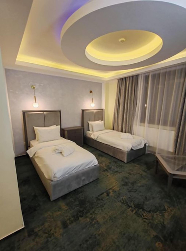 Room 4, Denyin Prestige, Zarnesti