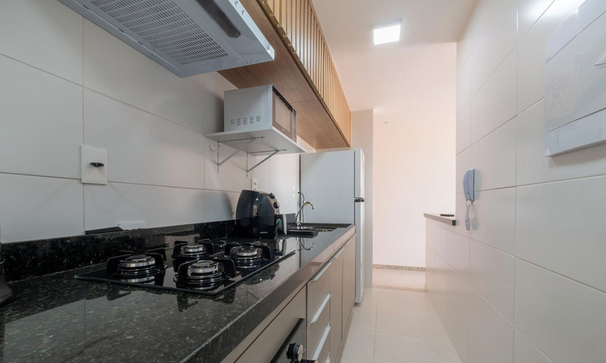 Private kitchen 2, Beautiful apt in Building w Pool Guarajuba Aga0203, Camaçari