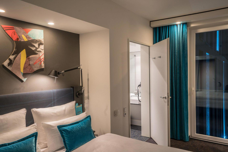 Bedroom 3, Motel One Berlin-Alexanderplatz, Berlin