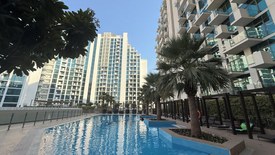 Pool 3, Azizi Signature Studio Al Jaddaf, Dubai