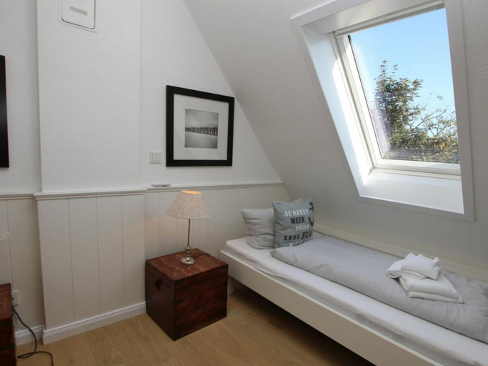 Room 2, Luttmarsch 13, Holiday Apartment 10, Nordfriesland