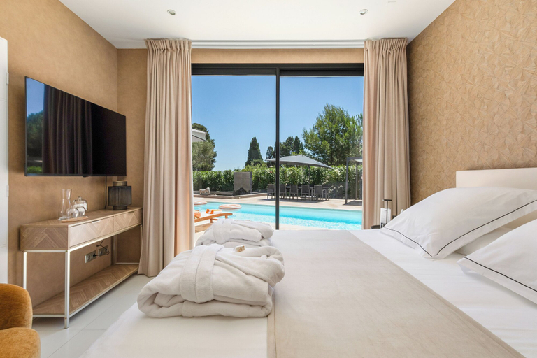 Bedroom 4, La Villa Monarque, Hérault