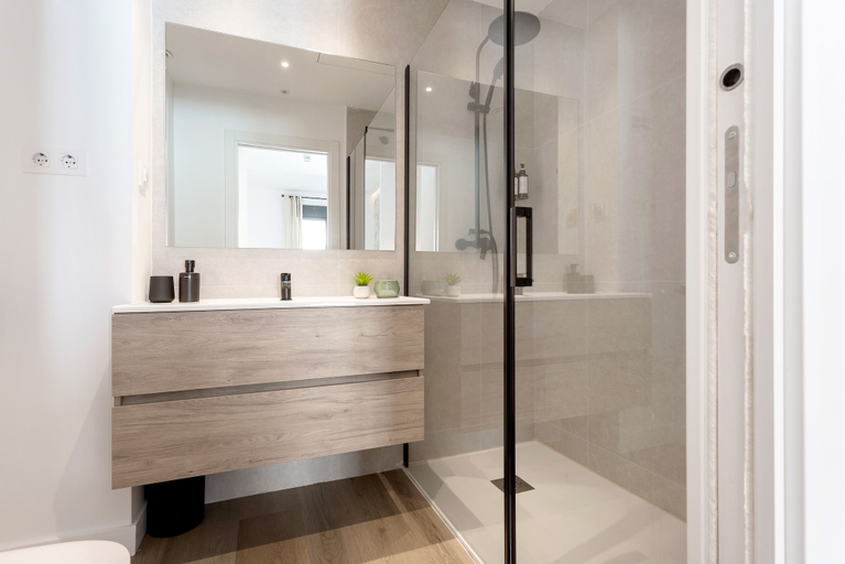 Bathroom 2, Genteel Home Zabaleta, Madrid