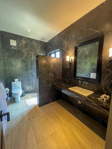 Bathroom 3, Quinta Viajero, Dist. Pochutla