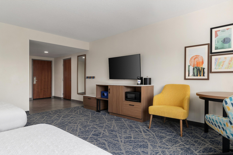 Bedroom 2, Hampton Inn Farmville, VA, Prince Edward