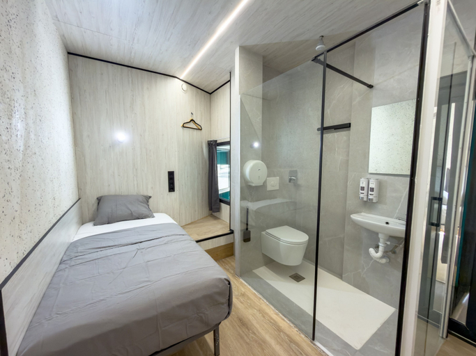 Room 3, Almorada Cabins, Valencia