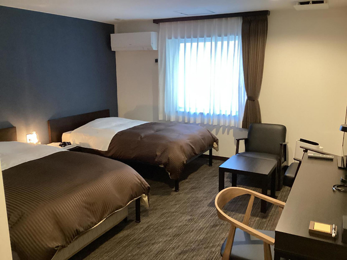 Bedroom 5, Hotel Shiro, Funabashi