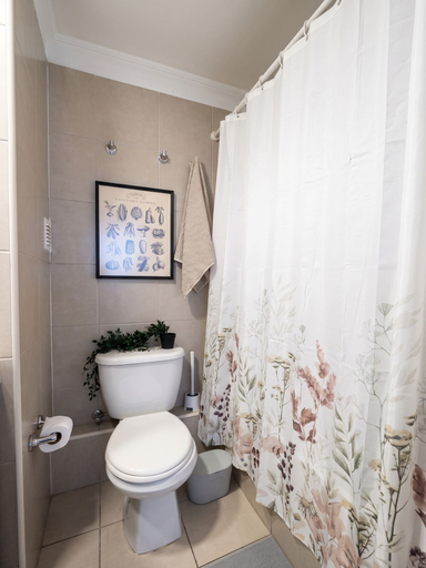 Bathroom 2, Edificio Parque Vivo by Domus Travels, Santiago