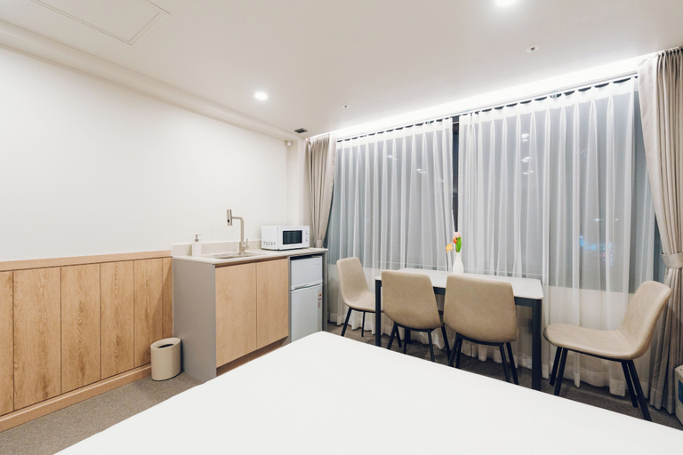 Room 2, MONTHLIV Myeongdong Chungmuro Hotel Stay, Jung