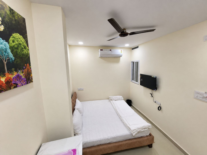 Room 2, HOTEL SHREE MANGLA, Ujjain