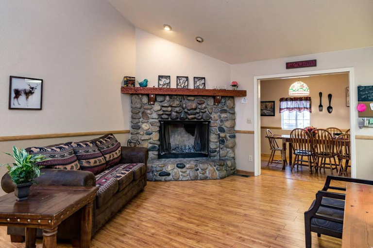 Room 4, Inside Yosemite Park- Yosemite Winter Wonderland, Mariposa
