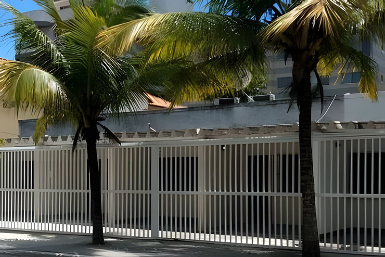 Property grounds, Casa Praia das Dunas, Cabo Frio