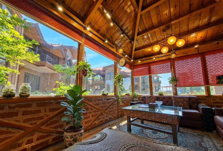 Living area, The Cedrus Resort, Badgam