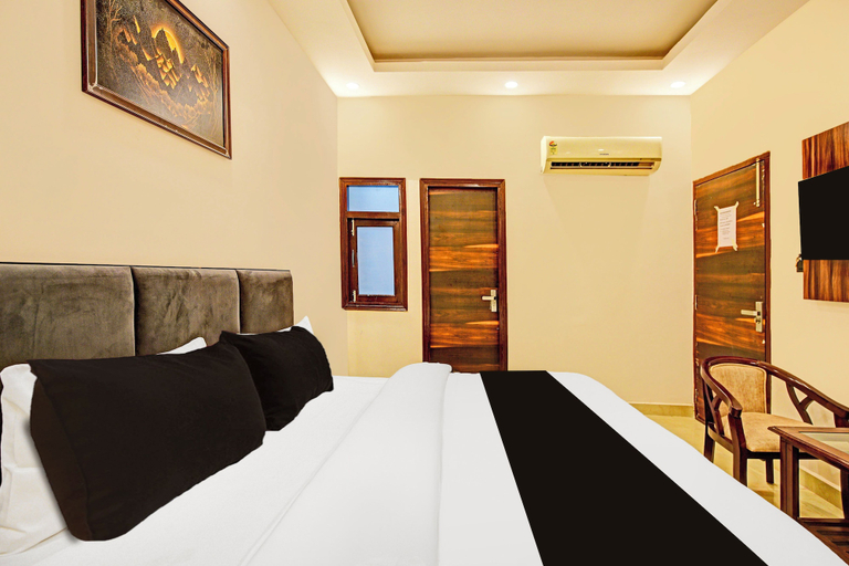 Room 3, Townhouse Surajkund Faridabad