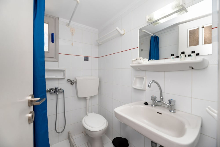 Bathroom 5, Fortuna Perissa, South Aegean